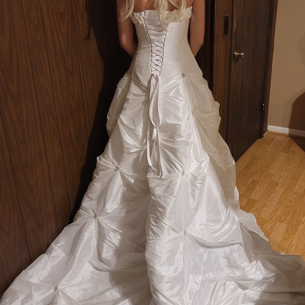 Wedding Dress Maggie Sottero Size 8 - Picture 16 of 16